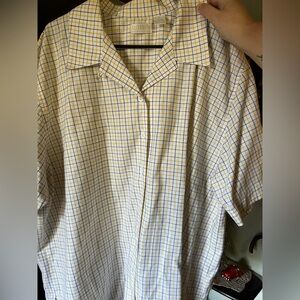 Women’s Liz Claiborne collared shirt.  Like new, size 22